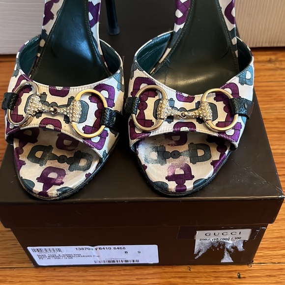 Gucci silk pumps size 9 comes with original box and spare pieces for heels - Picture 2 of 7